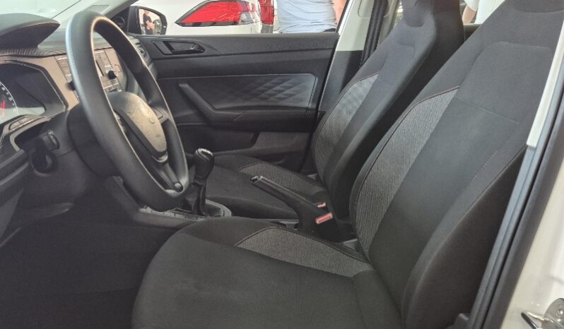 
								Volkswagen Polo Track 1.0 Flex 12V 5p full									