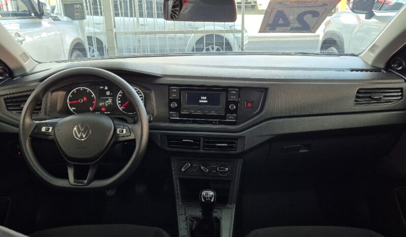 
								Volkswagen Polo Track 1.0 Flex 12V 5p full									