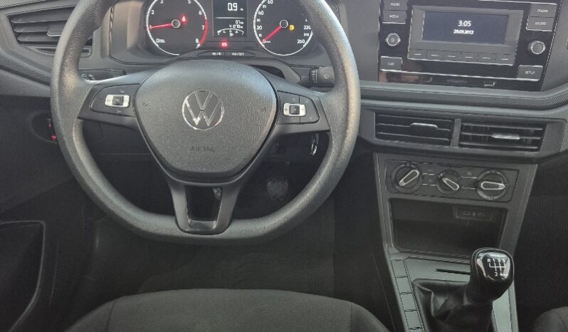 
								Volkswagen Polo Track 1.0 Flex 12V 5p full									