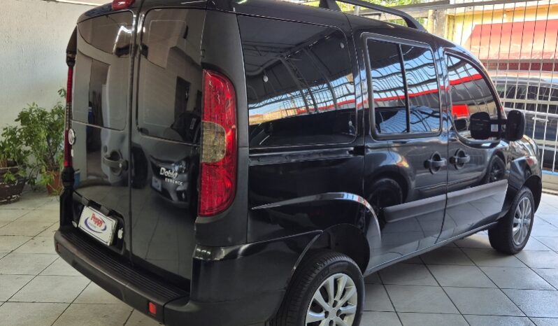 
								Fiat Doblò Essence 1.8 16V (Flex) full									