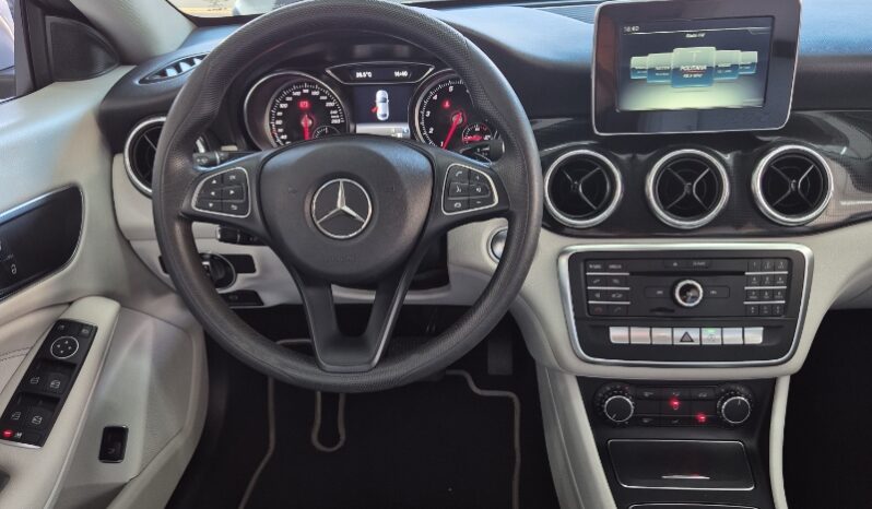 
								Mercedes-Benz CLA 180 1.6 CGI GASOLINA 7G-DCT full									