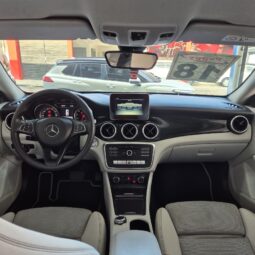 
										Mercedes-Benz CLA 180 1.6 CGI GASOLINA 7G-DCT full									