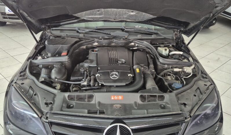 
								Mercedes-Benz Classe C C 180 CGI Classic Blue Efficiency full									