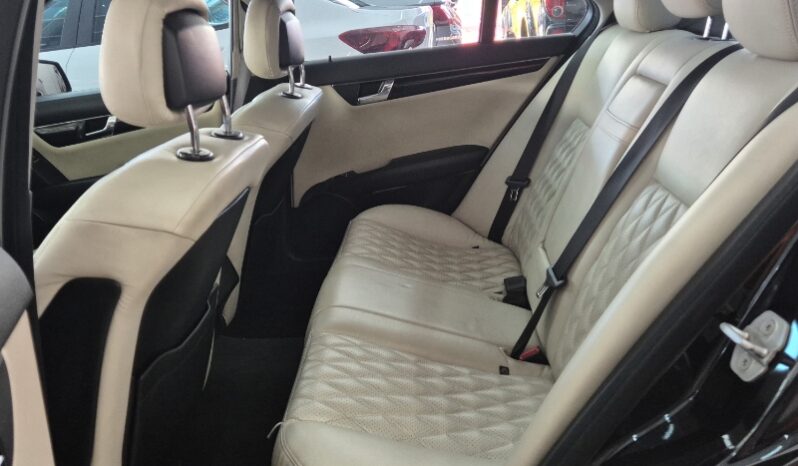 
								Mercedes-Benz Classe C C 180 CGI Classic Blue Efficiency full									