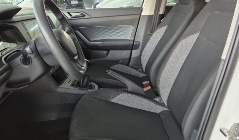 
								Volkswagen Polo Track 1.0 Flex 12V 5p full									