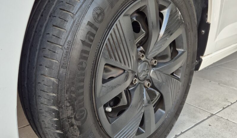 
								Volkswagen Polo Track 1.0 Flex 12V 5p full									