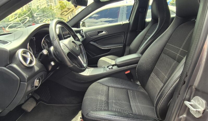 
								Mercedes-Benz GLA 200 GLA 200 1.6 Advance full									