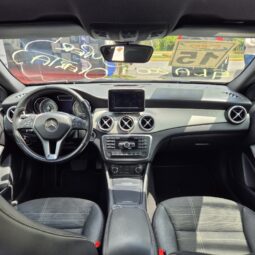 
										Mercedes-Benz GLA 200 GLA 200 1.6 Advance full									