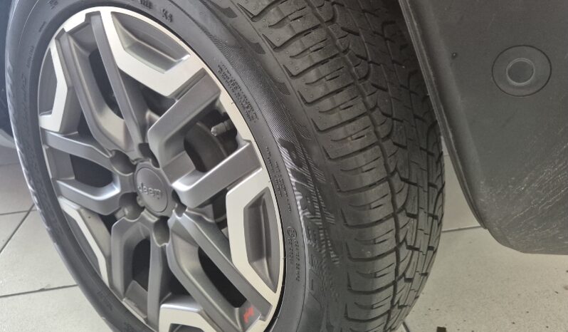 
								Jeep Renegade Trailhawk T270 4×4 AT9 full									