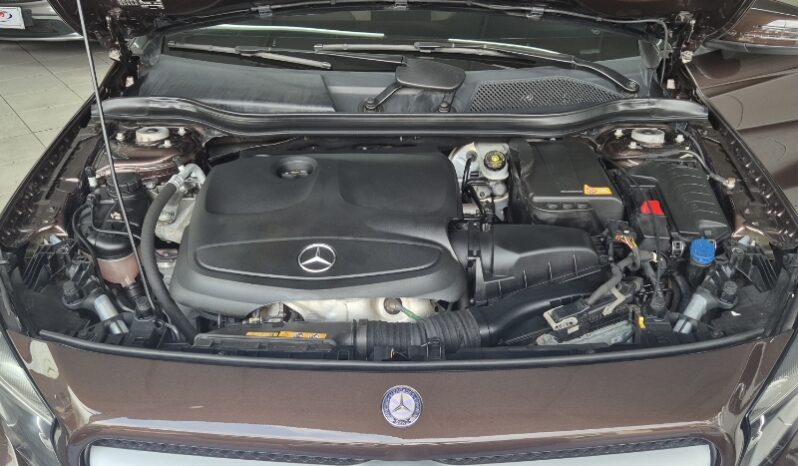 
								Mercedes-Benz GLA 200 GLA 200 1.6 Advance full									