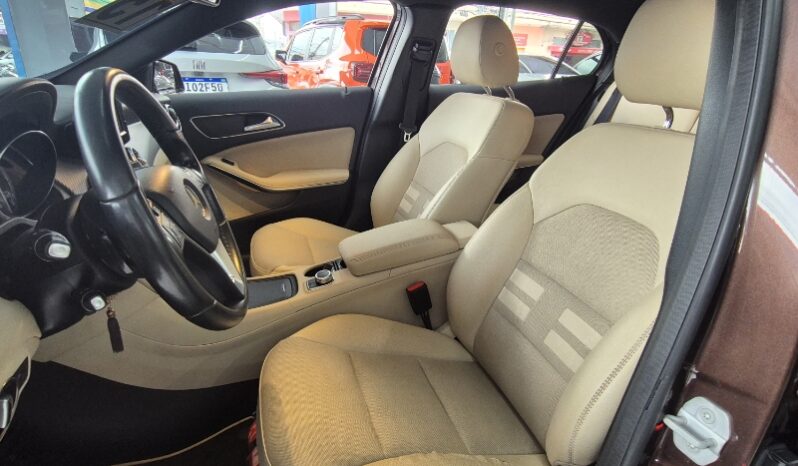 
								Mercedes-Benz GLA 200 GLA 200 1.6 Advance full									