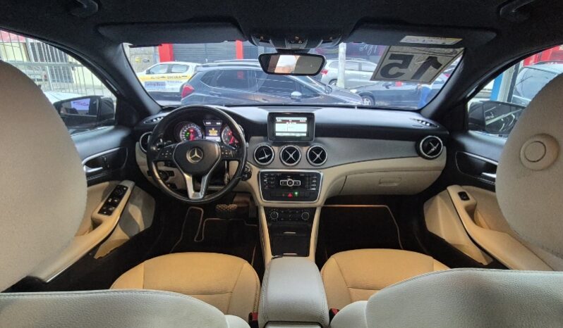 
								Mercedes-Benz GLA 200 GLA 200 1.6 Advance full									