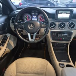 
										Mercedes-Benz GLA 200 GLA 200 1.6 Advance full									