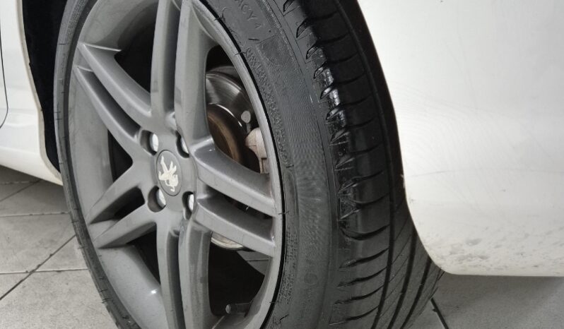 
								Peugeot 308 Quiksilver 1.6 16v full									