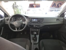 
										Volkswagen Polo Track 1.0 Flex 12V 5p full									