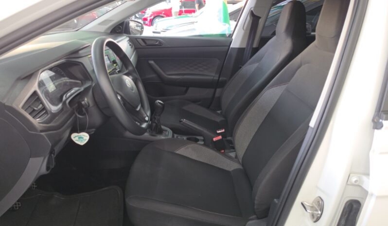 
								Volkswagen Polo Track 1.0 Flex 12V 5p full									