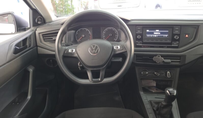 
								Volkswagen Polo Track 1.0 Flex 12V 5p full									