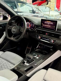 
										Audi RS4 2.9 TFSI Avant Tiptronic quattro full									