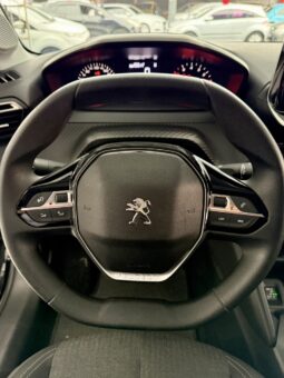 
										Peugeot 208 Active 1.6 full									