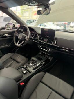 
										Audi Q5 Performance TFSIe full									