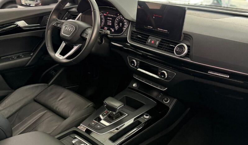 
								Audi Q5 Performance TFSIe full									