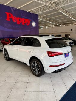 
										Audi Q5 Performance TFSIe full									