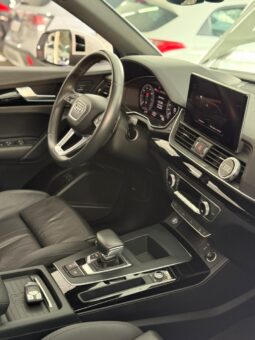 
										Audi Q5 Performance TFSIe full									