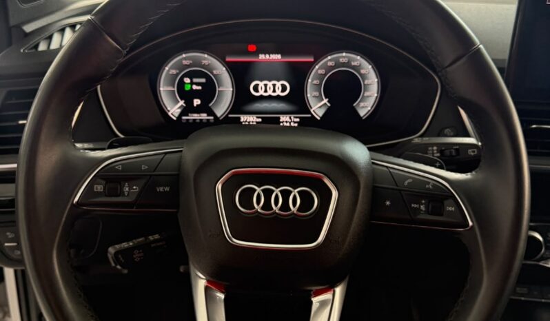 
								Audi Q5 Performance TFSIe full									